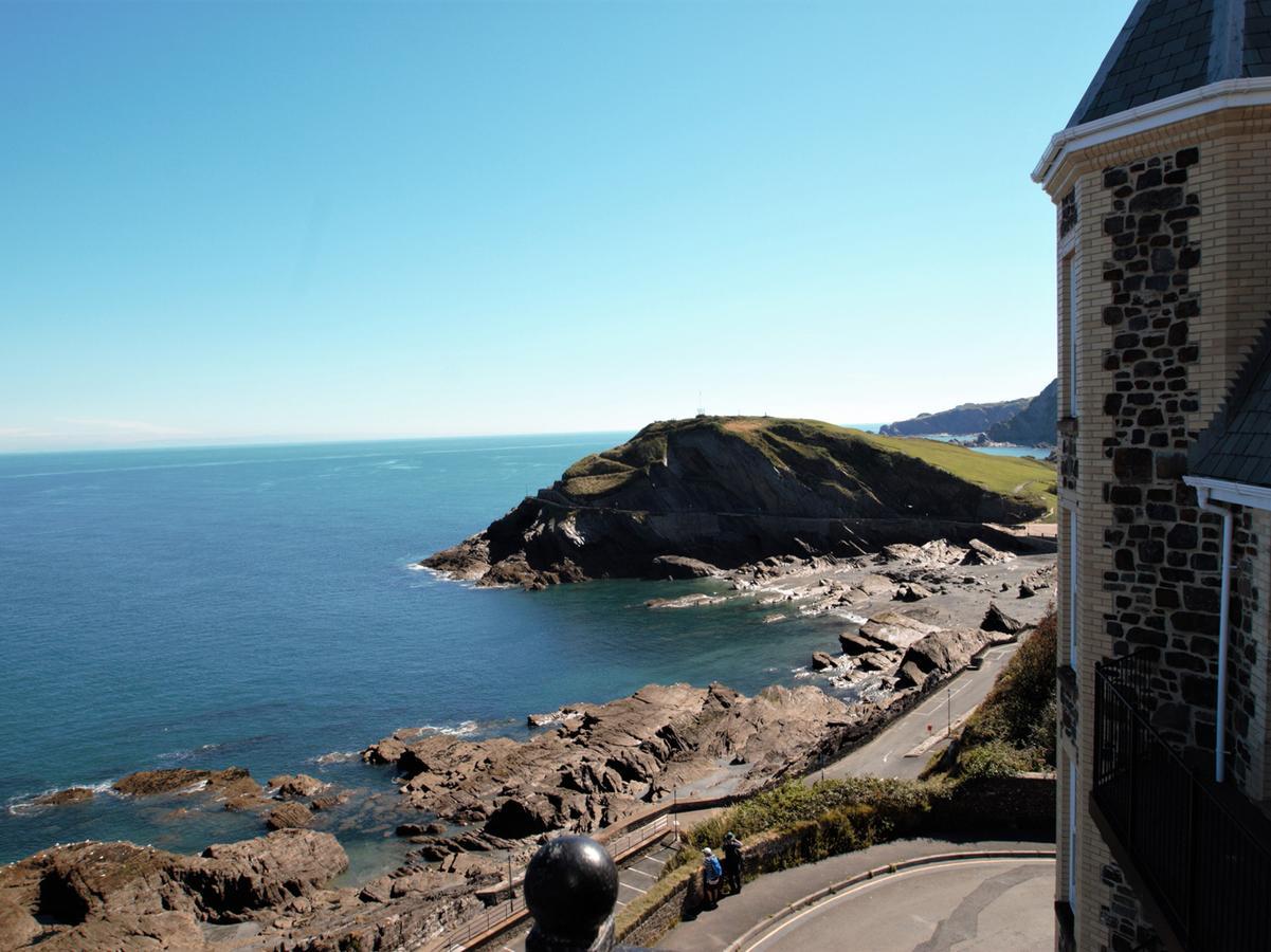 Ocean Breeze Villa Ilfracombe Exterior photo